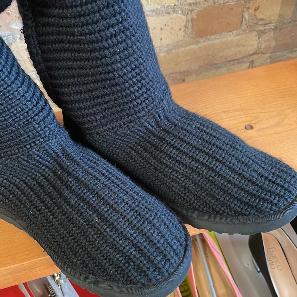 UGG Black Knit Winter Boots - Picture 5 of 8